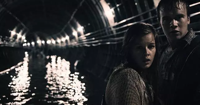 Кадр из Метро (2012) Кадр из Метро (2012)