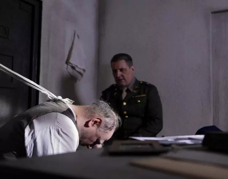 Кадр из Контригра (2011) Кадр из Контригра (2011)