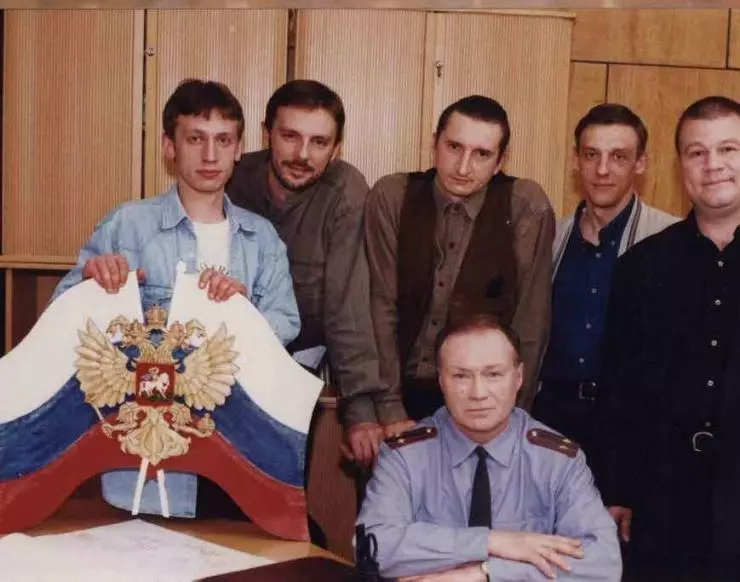 Кадр из Улицы разбитых фонарей (1997) Кадр из Улицы разбитых фонарей (1997)