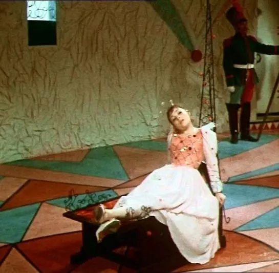 Кадр из Двенадцать месяцев (1973) Кадр из Двенадцать месяцев (1973)