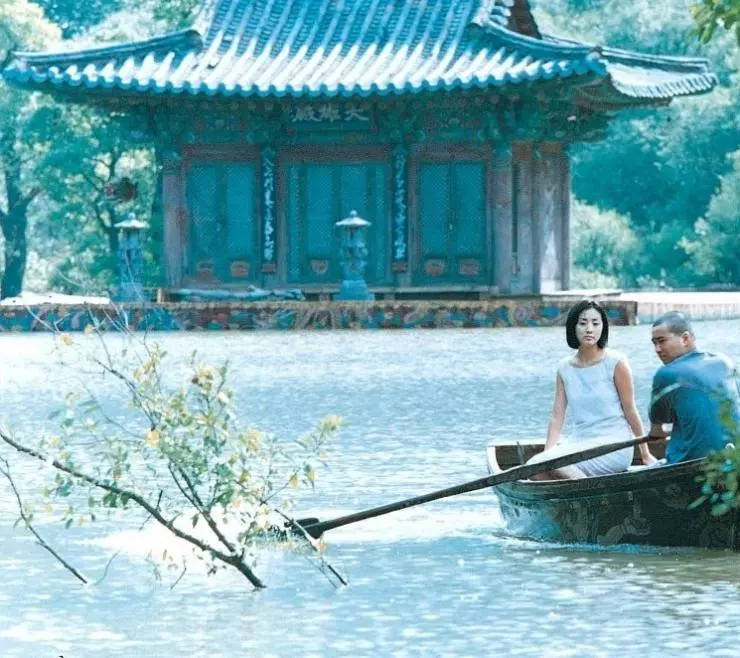Кадр из Весна, лето, осень, зима... и снова весна (2003) Кадр из Весна, лето, осень, зима... и снова весна (2003)