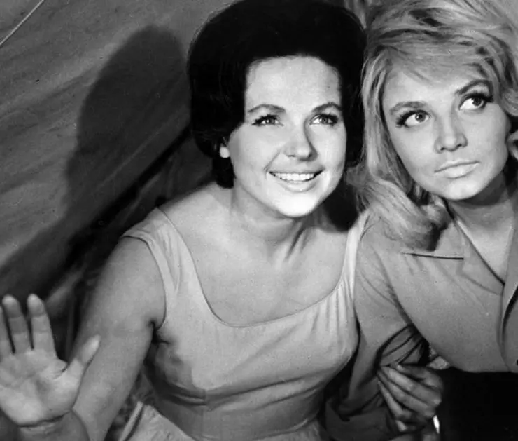 Кадр из Три плюс два (1963) Кадр из Три плюс два (1963)
