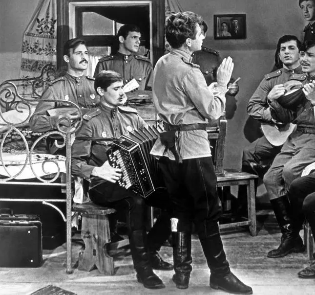 Кадр из В бой идут одни «старики» (1974) Кадр из В бой идут одни «старики» (1974)