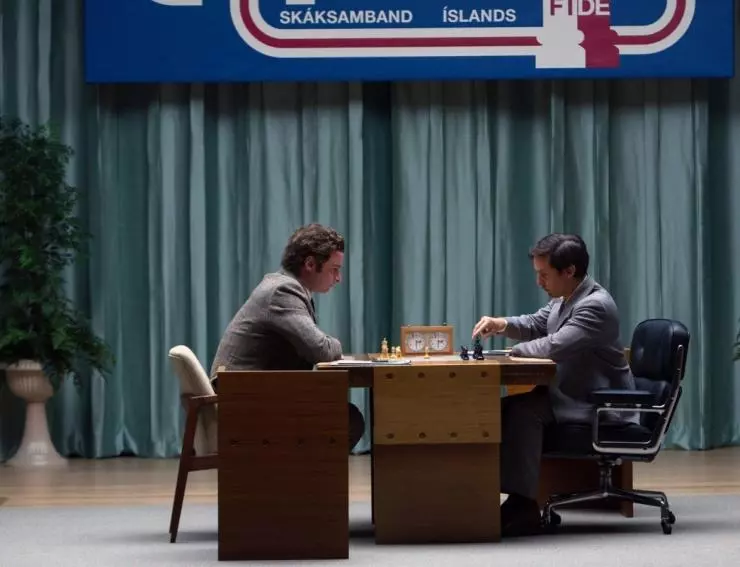 Кадр из Жертвуя пешкой (2014) Кадр из Жертвуя пешкой (2014)
