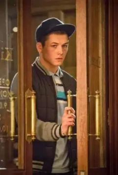 Кадр из Kingsman: Секретная служба (2015) Кадр из Kingsman: Секретная служба (2015)