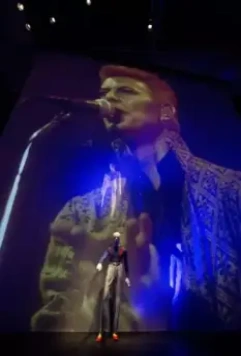 Кадр из David Bowie это… (2014) Кадр из David Bowie это… (2014)