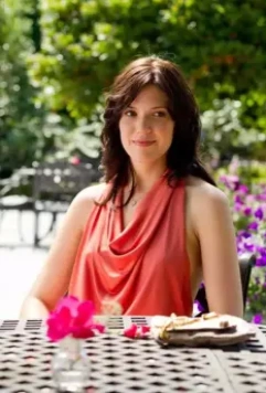 Кадр из Сначала любовь, потом свадьба (2011) Кадр из Сначала любовь, потом свадьба (2011)
