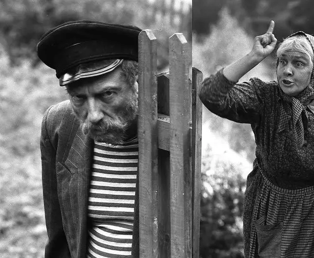 Кадр из Любовь и голуби (1984) Кадр из Любовь и голуби (1984)