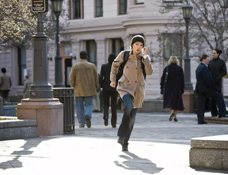 Кадр из Солт (2010) Кадр из Солт (2010)
