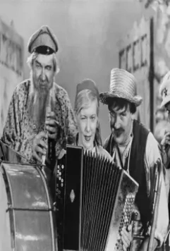 Кадр из Волга-Волга (1938) Кадр из Волга-Волга (1938)