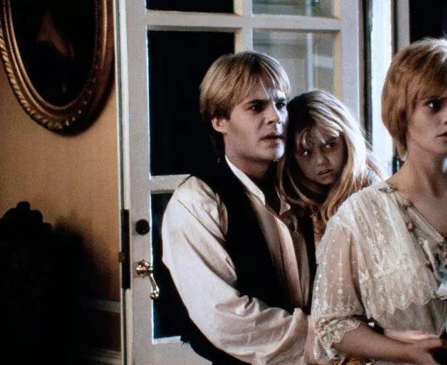 Кадр из Цветы на чердаке (1987) Кадр из Цветы на чердаке (1987)