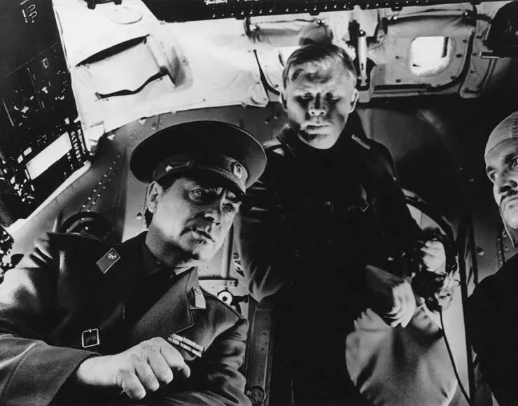 Кадр из В зоне особого внимания (1977) Кадр из В зоне особого внимания (1977)