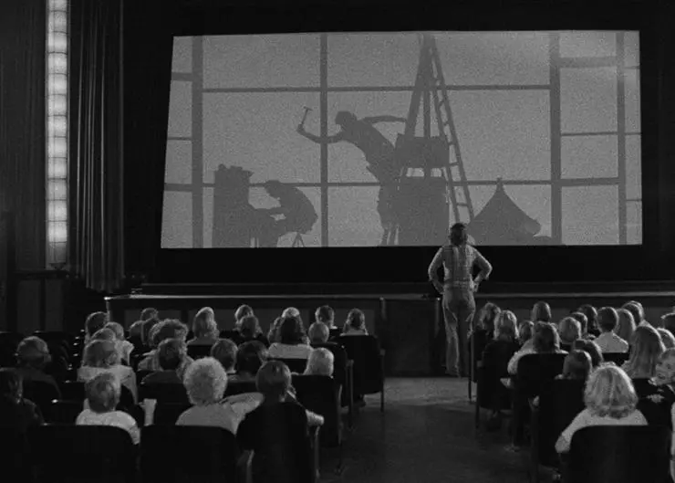 Кадр из С течением времени (1976) Кадр из С течением времени (1976)