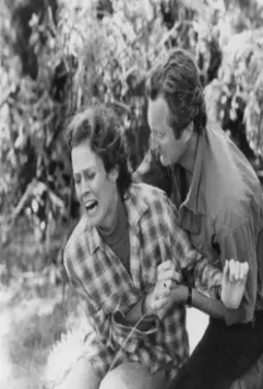Кадр из Гориллы в тумане (1988) Кадр из Гориллы в тумане (1988)