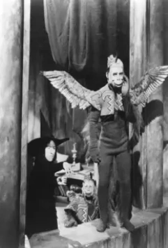 Кадр из Волшебник страны Оз (1939) Кадр из Волшебник страны Оз (1939)
