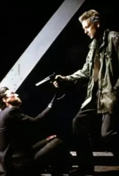 Кадр из Год Дракона (1985) Кадр из Год Дракона (1985)
