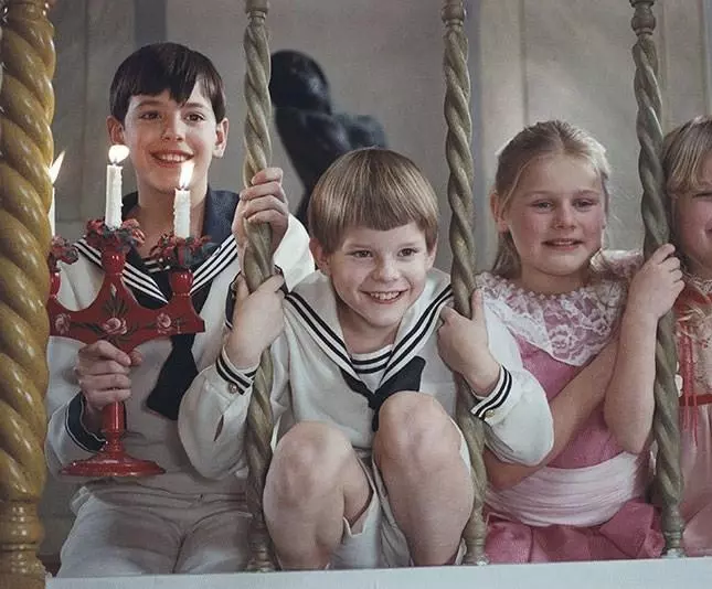 Кадр из Фанни и Александр (1982) Кадр из Фанни и Александр (1982)