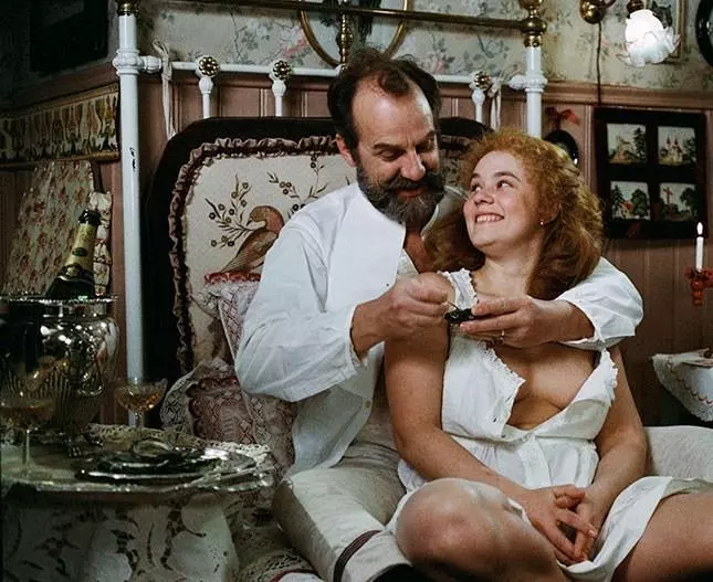 Кадр из Фанни и Александр (1982) Кадр из Фанни и Александр (1982)