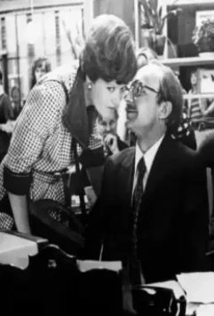 Кадр из Служебный роман (1977) Кадр из Служебный роман (1977)