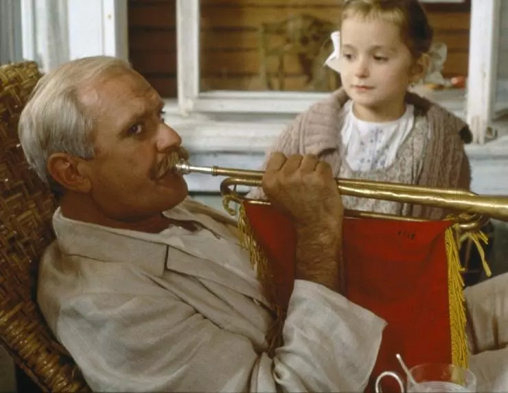 Кадр из Утомленные солнцем (1994) Кадр из Утомленные солнцем (1994)