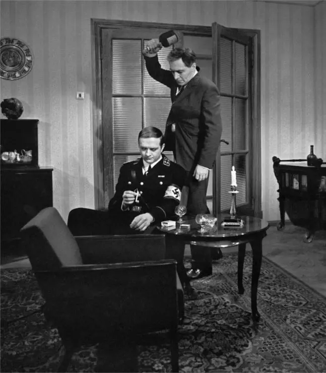 Кадр из Семнадцать мгновений весны (1973) Кадр из Семнадцать мгновений весны (1973)
