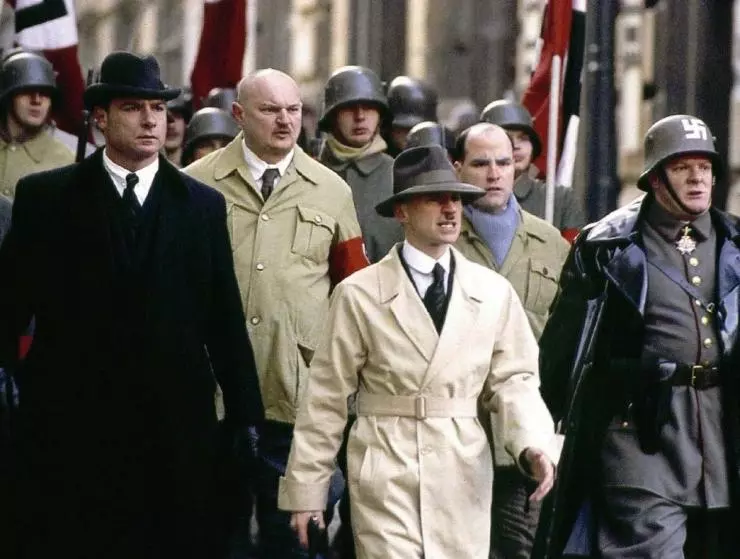 Кадр из Гитлер: Восхождение дьявола (2003) Кадр из Гитлер: Восхождение дьявола (2003)
