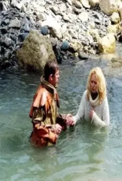 Кадр из Тайга. Курс выживания (2002) Кадр из Тайга. Курс выживания (2002)
