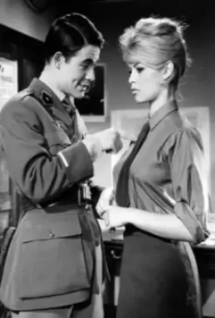 Кадр из Бабетта идет на войну (1959) Кадр из Бабетта идет на войну (1959)