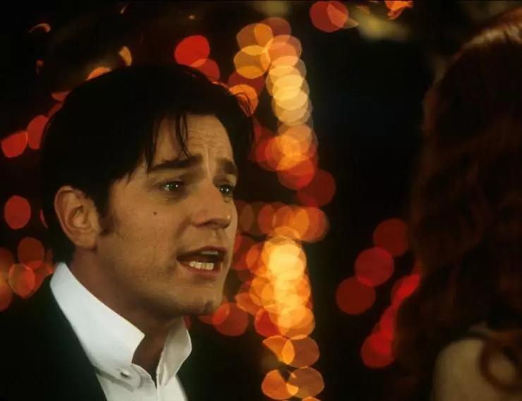 Кадр из Мулен Руж (2001) Кадр из Мулен Руж (2001)