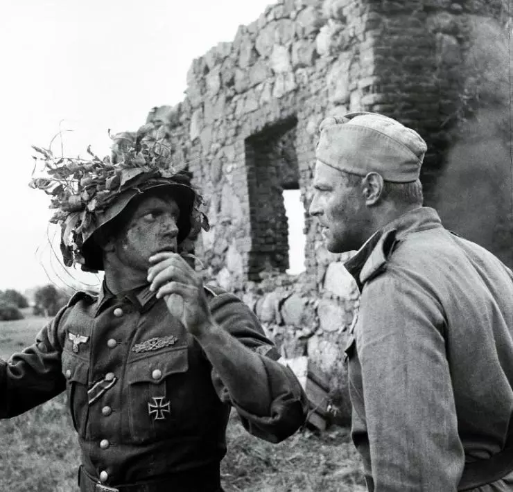 Кадр из Люди в солдатских шинелях (1968) Кадр из Люди в солдатских шинелях (1968)