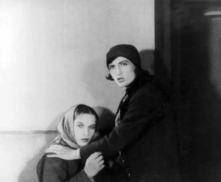 Кадр из Дом на Трубной (1928) Кадр из Дом на Трубной (1928)