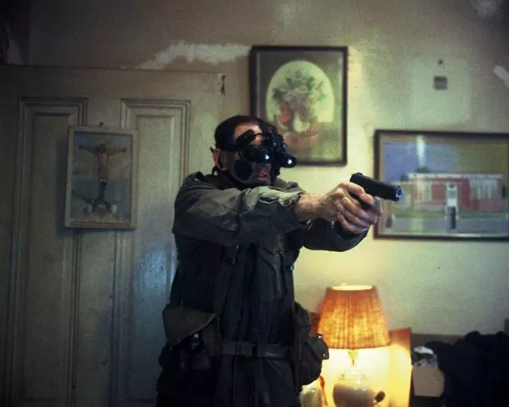 Кадр из Земля изобилия (2004) Кадр из Земля изобилия (2004)