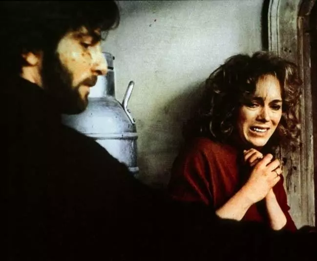 Кадр из Дом на краю кладбища (1981) Кадр из Дом на краю кладбища (1981)