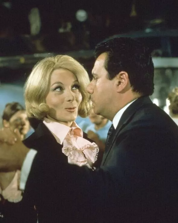 Кадр из Жандарм женится (1968) Кадр из Жандарм женится (1968)