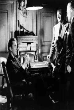 Кадр из Из прошлого (1947) Кадр из Из прошлого (1947)