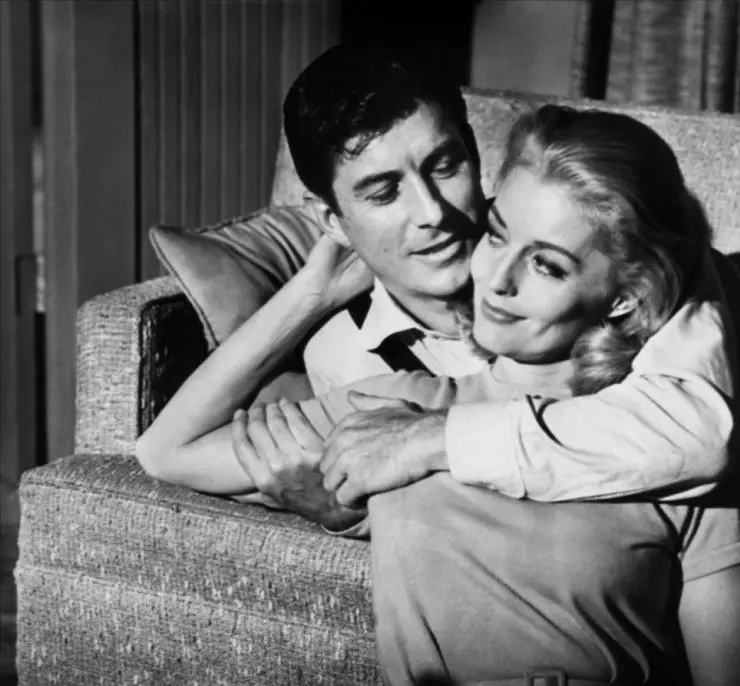 Кадр из Обнаженный поцелуй (1964) Кадр из Обнаженный поцелуй (1964)