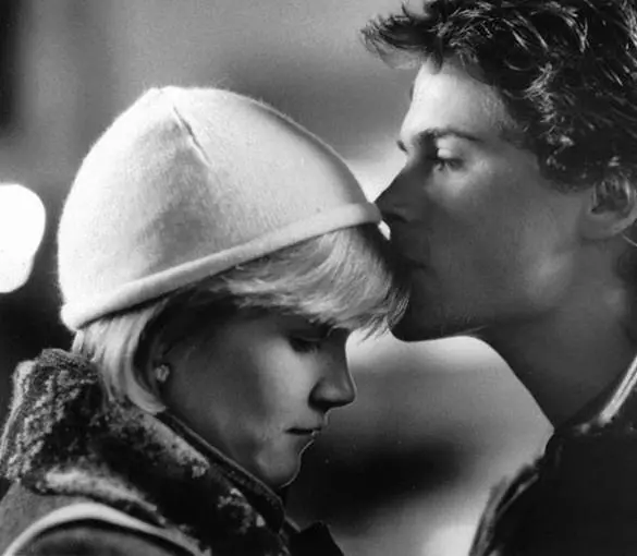 Кадр из Огни святого Эльма (1985) Кадр из Огни святого Эльма (1985)