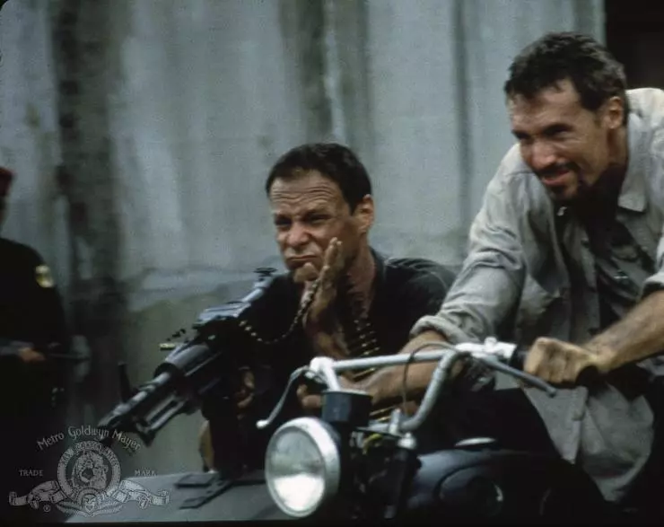 Кадр из За линией огня (1997) Кадр из За линией огня (1997)