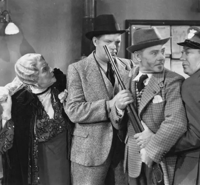 Кадр из Воспитание крошки (1938) Кадр из Воспитание крошки (1938)