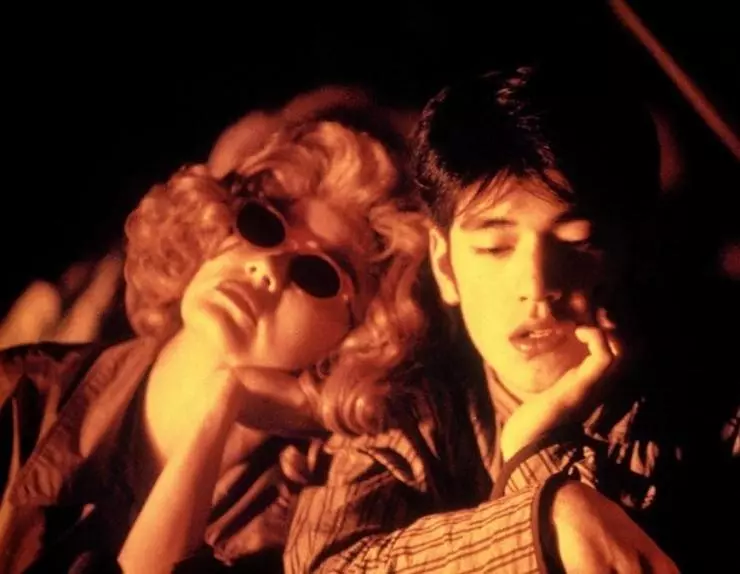 Кадр из Чунгкингский экспресс (1994) Кадр из Чунгкингский экспресс (1994)