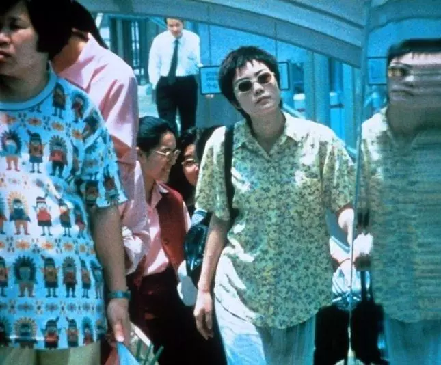 Кадр из Чунгкингский экспресс (1994) Кадр из Чунгкингский экспресс (1994)