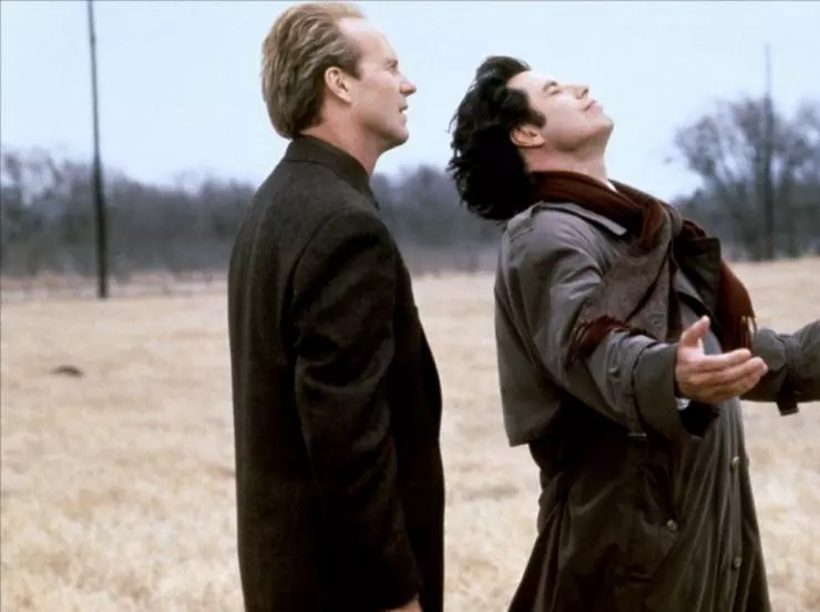 Кадр из Майкл (1996) Кадр из Майкл (1996)