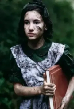 Кадр из Лабиринт Фавна (2006) Кадр из Лабиринт Фавна (2006)