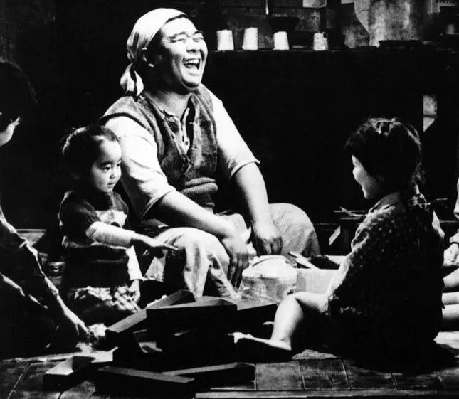 Кадр из Под стук трамвайных колес (1970) Кадр из Под стук трамвайных колес (1970)