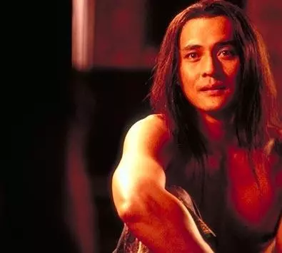 Кадр из Легенда о Суриотай (2001) Кадр из Легенда о Суриотай (2001)