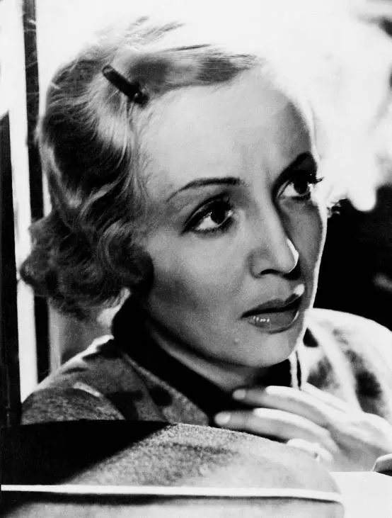 Кадр из Аталанта (1934) Кадр из Аталанта (1934)