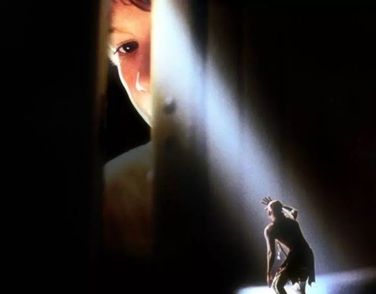 Кадр из Индеец в шкафу (1995) Кадр из Индеец в шкафу (1995)