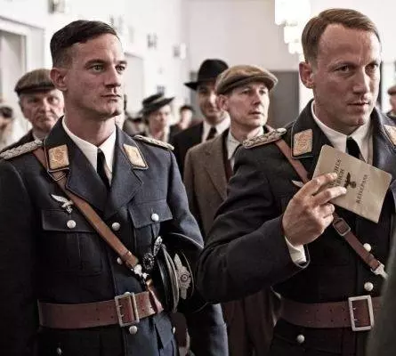 Кадр из «Гинденбург»: Последний полёт (2011) Кадр из «Гинденбург»: Последний полёт (2011)