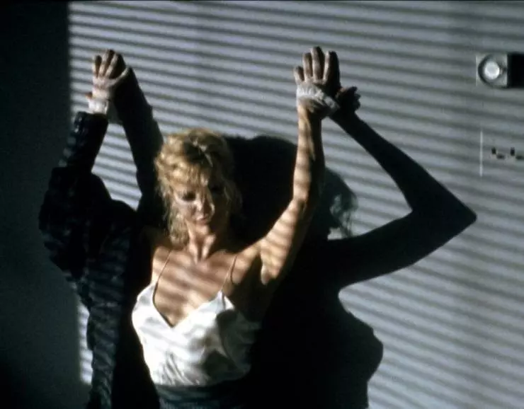 Кадр из 9 1/2 недель (1985) Кадр из 9 1/2 недель (1985)