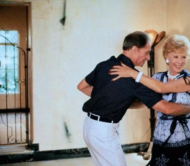 Кадр из Кокон (1985) Кадр из Кокон (1985)